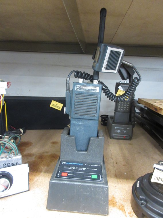 Motorola handie-talkie FM radio transmitter with base