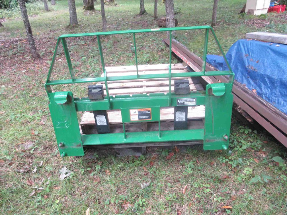 Set of Frontier pallet forks for John Deere loader