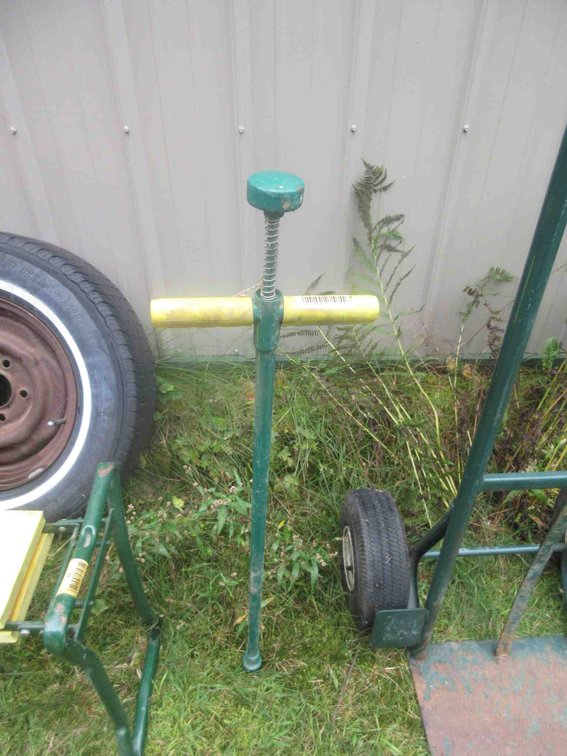 Metal weed puller
