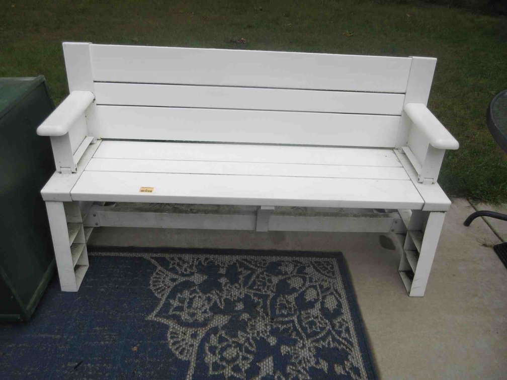 Flip top bench