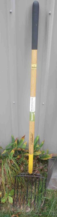 Yardworks 10-tine bedding/mulch fork