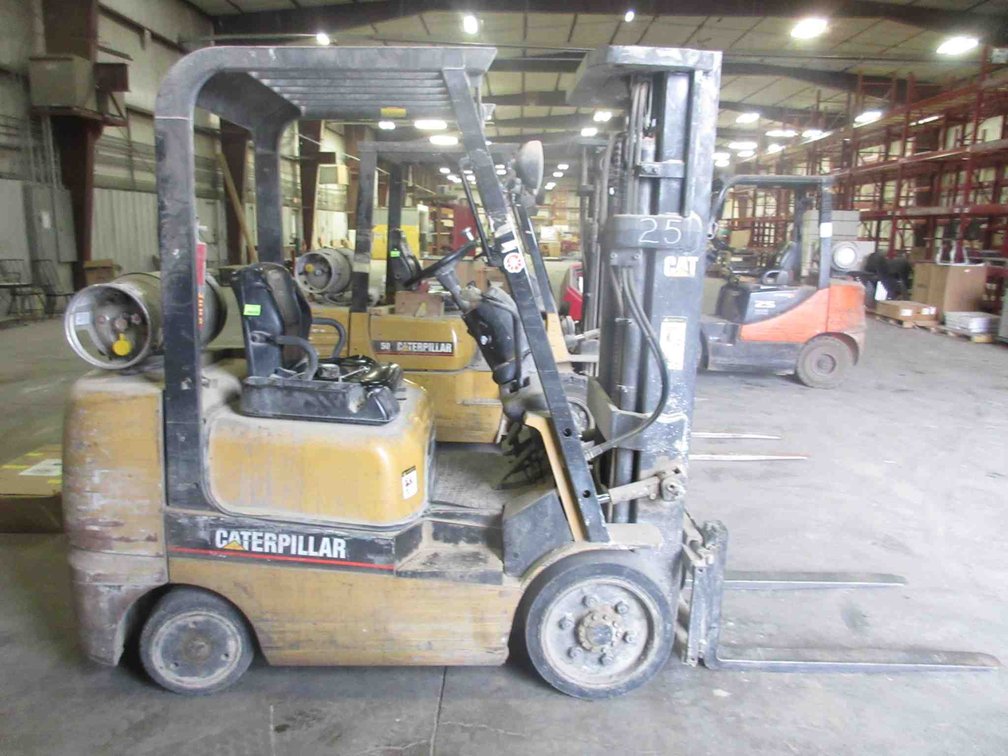 Caterpillar GC25K propane forklift (runs & drives - must arrange alternate pickup date