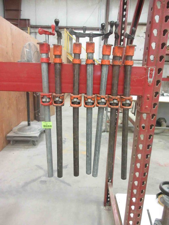 (7) Pipe clamps