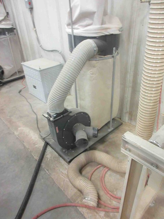 Central Machinery 2hp dust collector