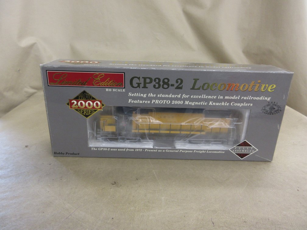 Proto 2000 Limited Edition GP38-2 Locomotive