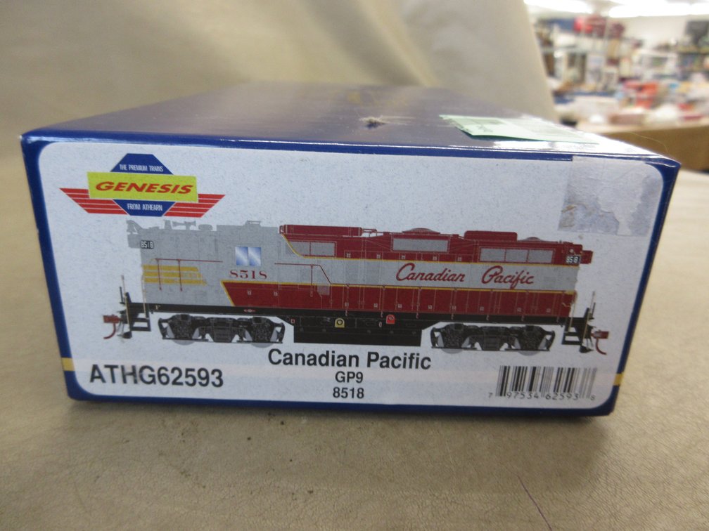 Genesis Canadian Pacific GP9 8518 locomotive