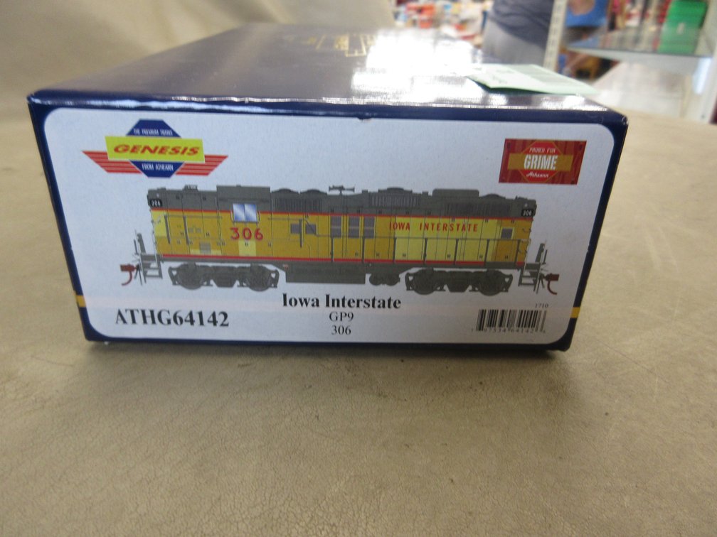 Genesis Iowa Interstate GP9 306 locomotive