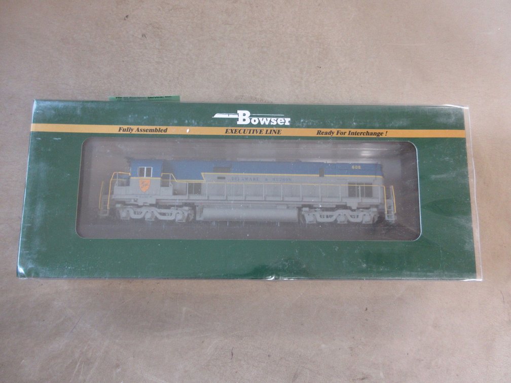 Bowser C628 D & H Large Shield Cab #608 locomotive