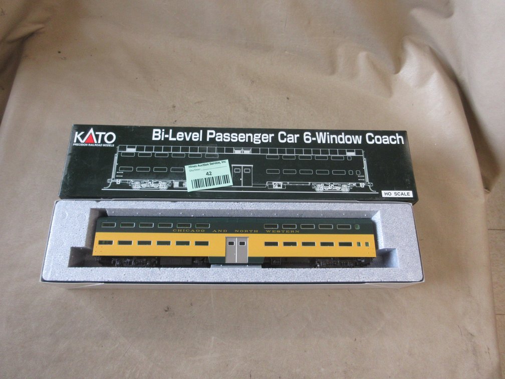 KATO C&NW Bi-Level passenger car