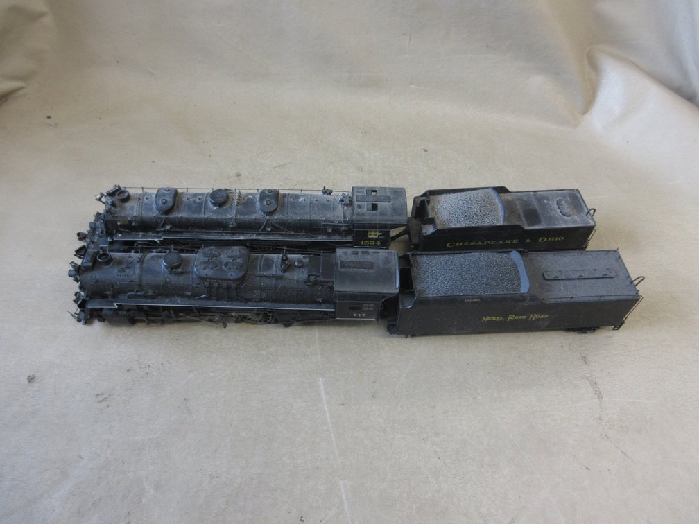 (2) Sets HO scale locomotive and coal cars