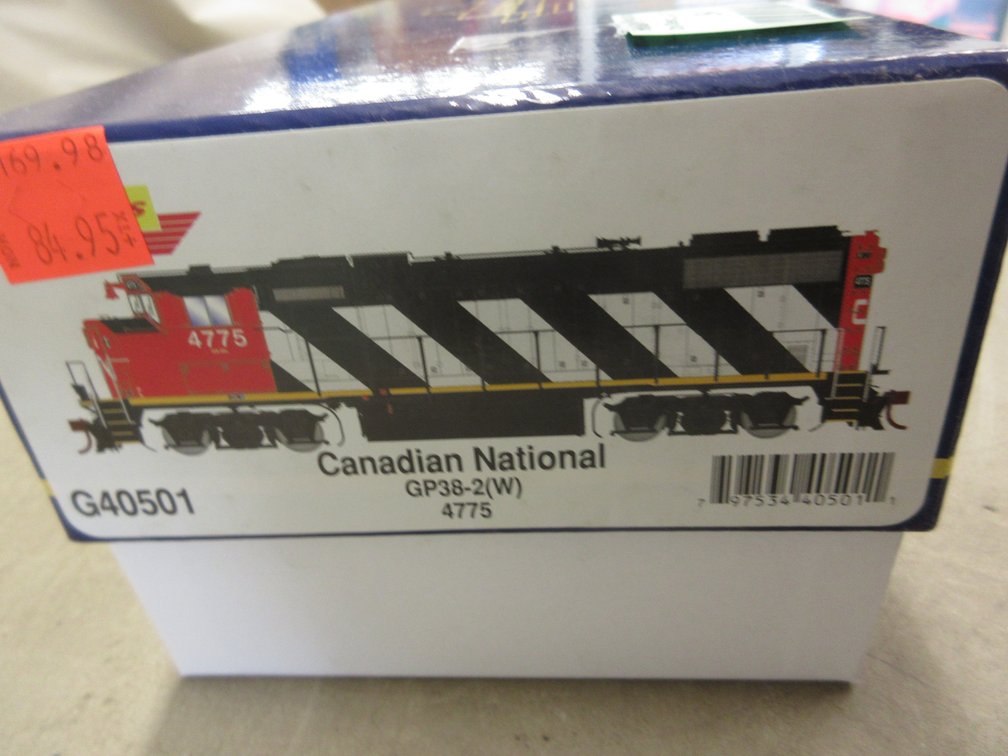 Genesis Canadian National GP38-2(W) 4775 locomotive