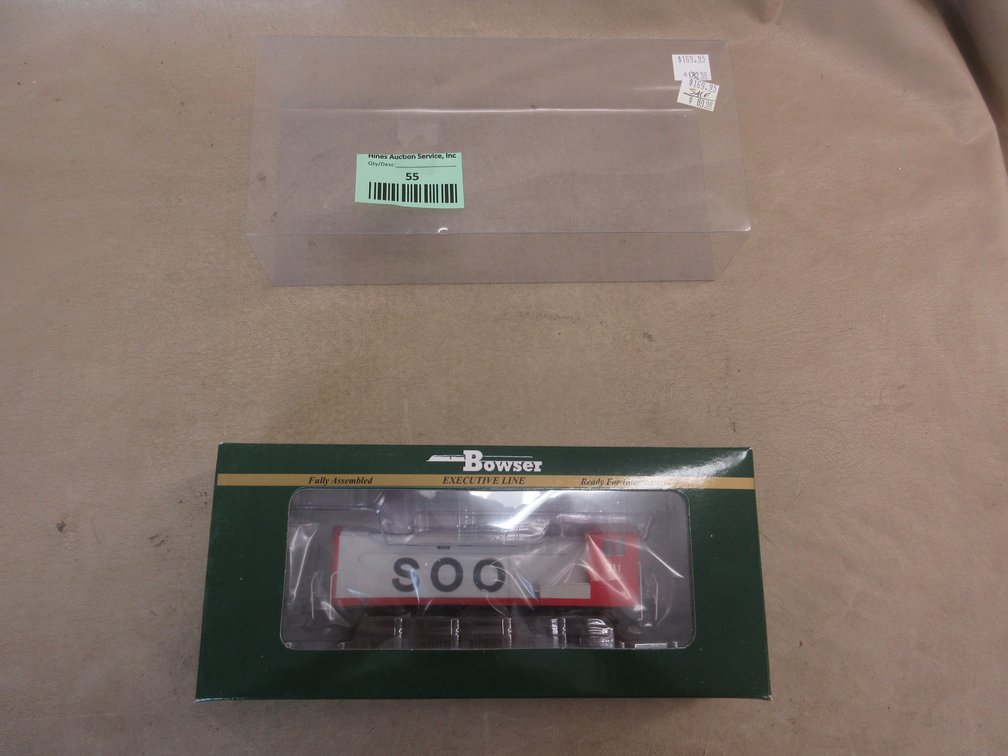 Bowser Executive Line Baldwin DS4-4-1000 Soo Line #311 caboose