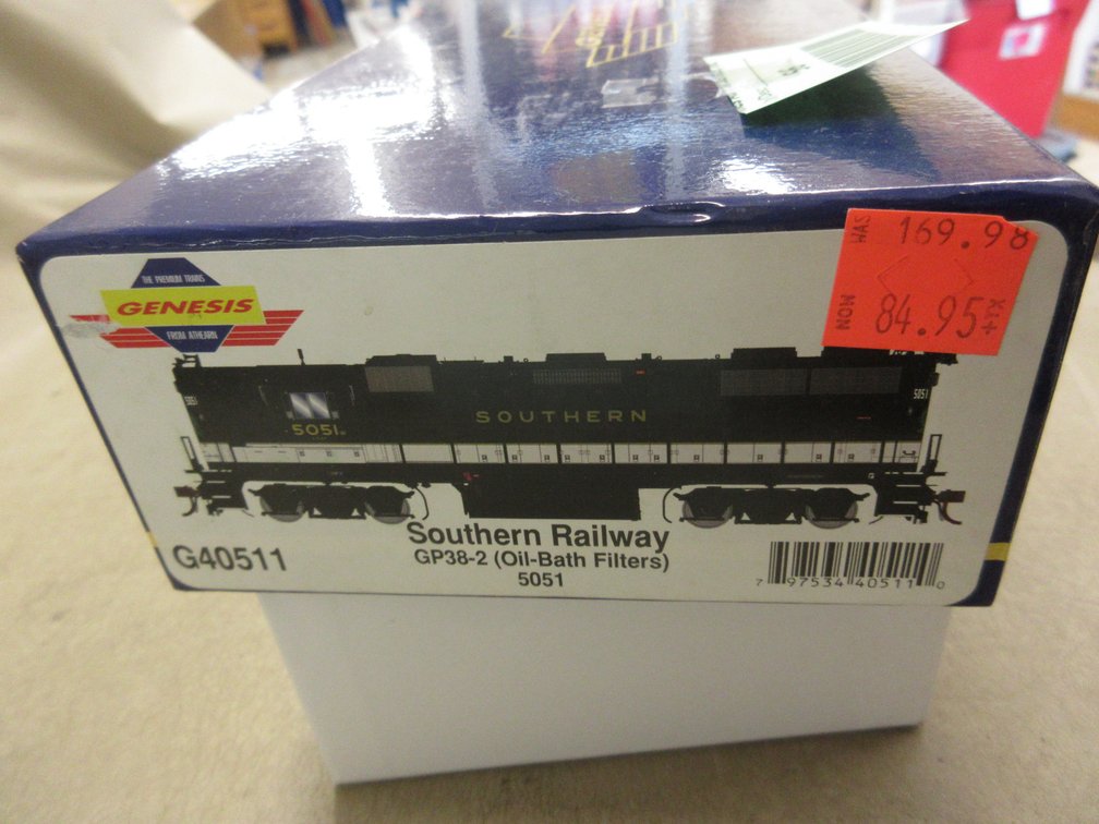 Genesis Southern Railway GP38-2 5051 Locomotive 