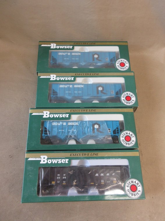 (4) Bowser Executive Line Hopper cars