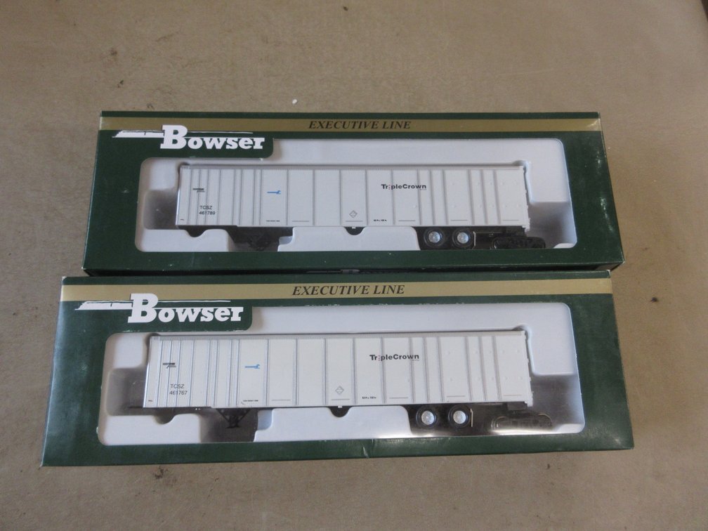 (2) Bowser Executive Line 53" Railroader Triple Crown car
