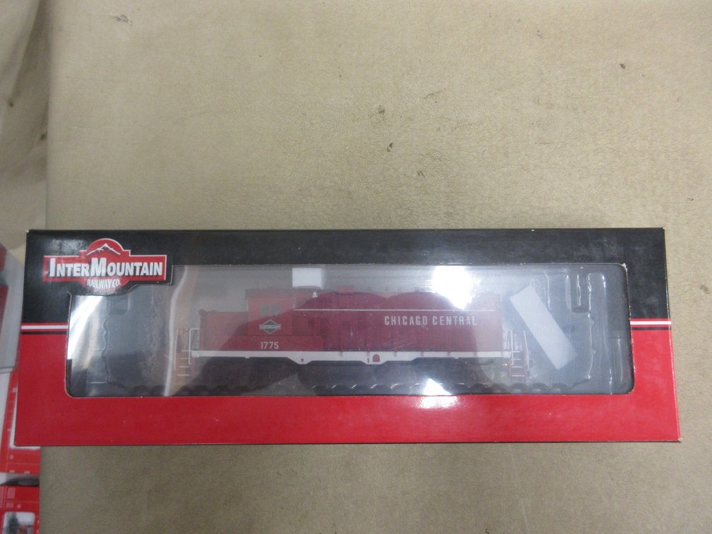 Inter Mountain HO scale train locomotive, in box