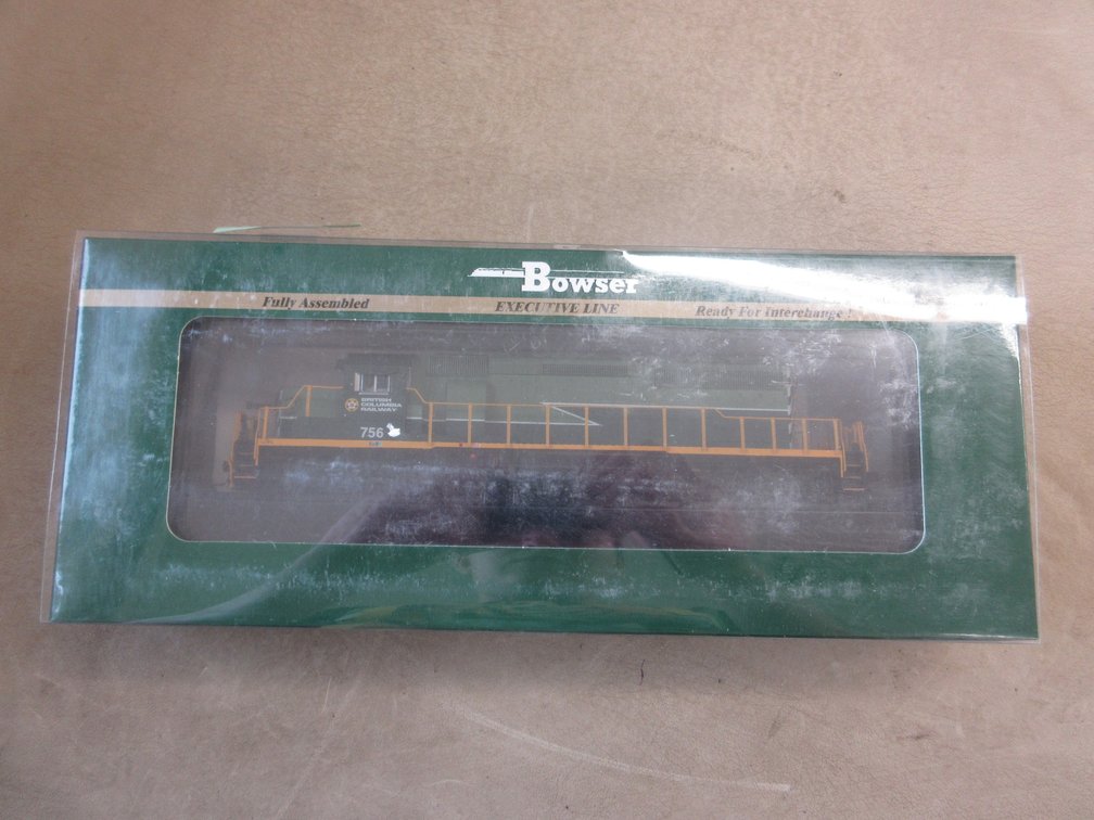 Bowser GMD SD40-2 BCR Two Tone green Cab #756