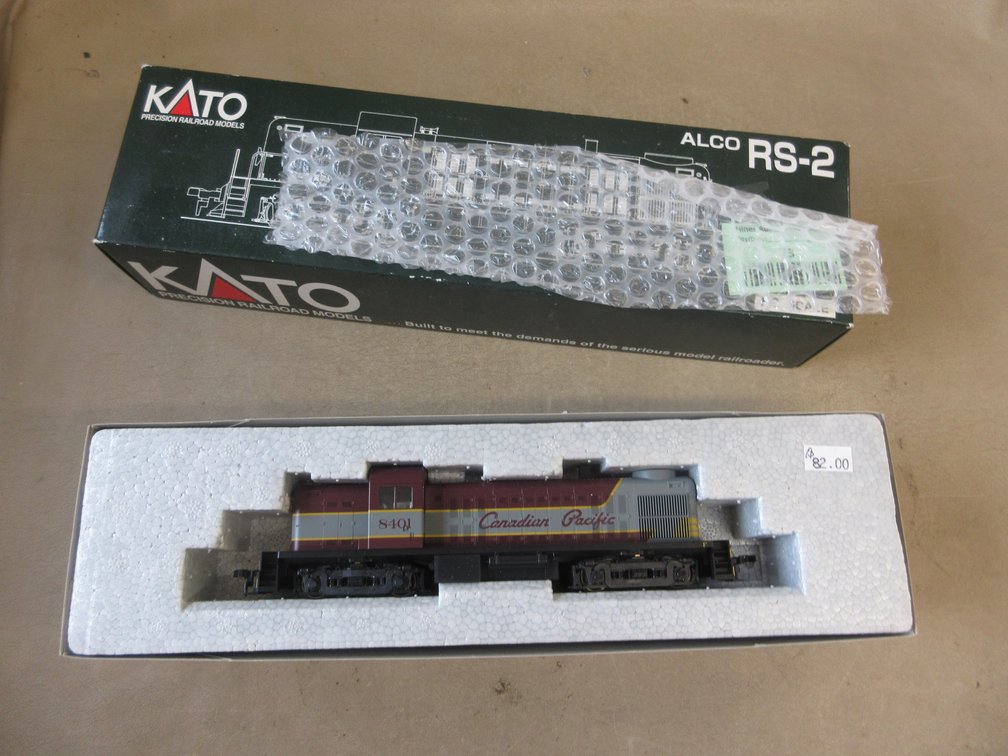 KATO Canadian Pacific #8401 ALCO RS-2 locomotive