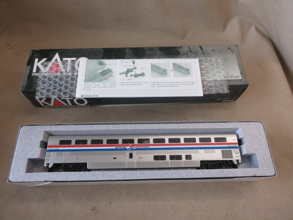 KATO Amtrak Superliner Coach Phase III #34050 passenger car