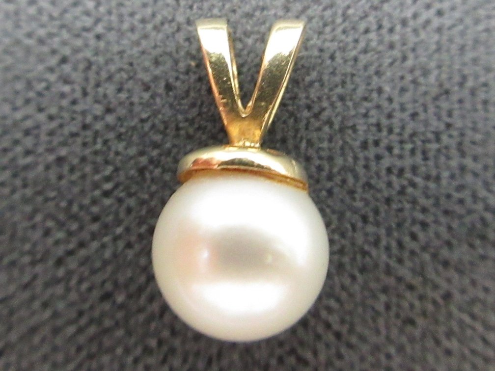 10k Solid gold pearl pendant