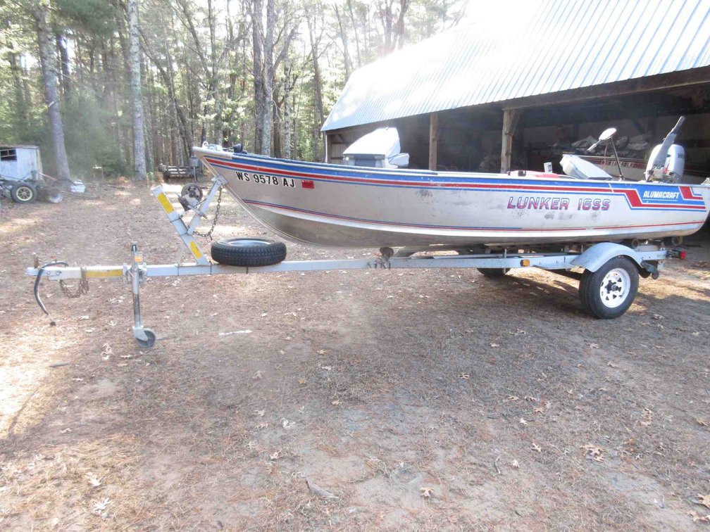 1982 Alumacraft Lunker 16SS aluminum boat