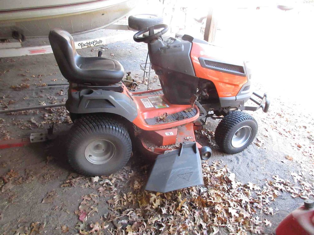 Husqvarna YT42XLS rider mower (runs & drives)