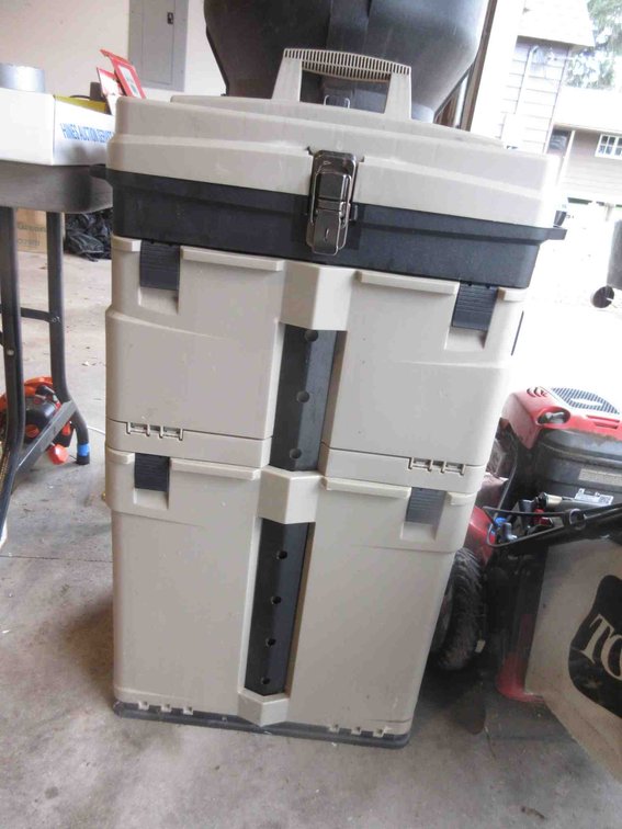 Plastic rolling tool box