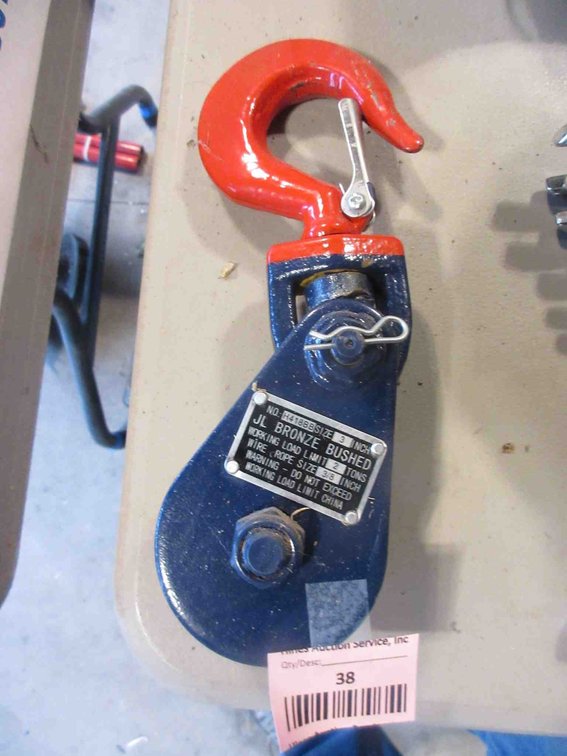 Steel pulley with hook