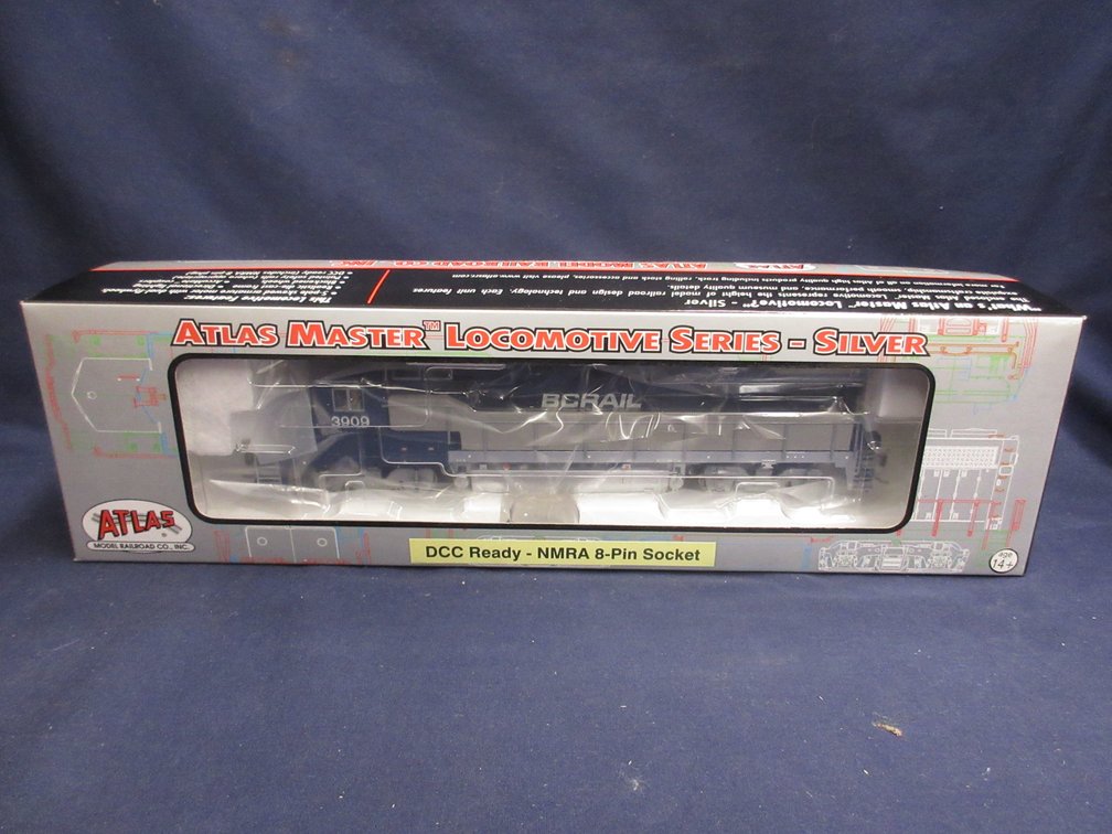 Atlas Silver HO Dash 8-39B locomotive LeHigh Valley Road #3909