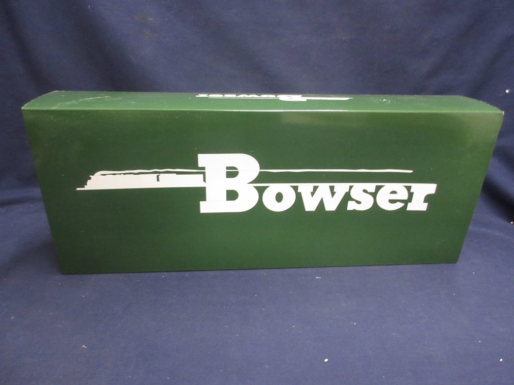 Bowser EMD U25B Penn Central HO scale locomotive