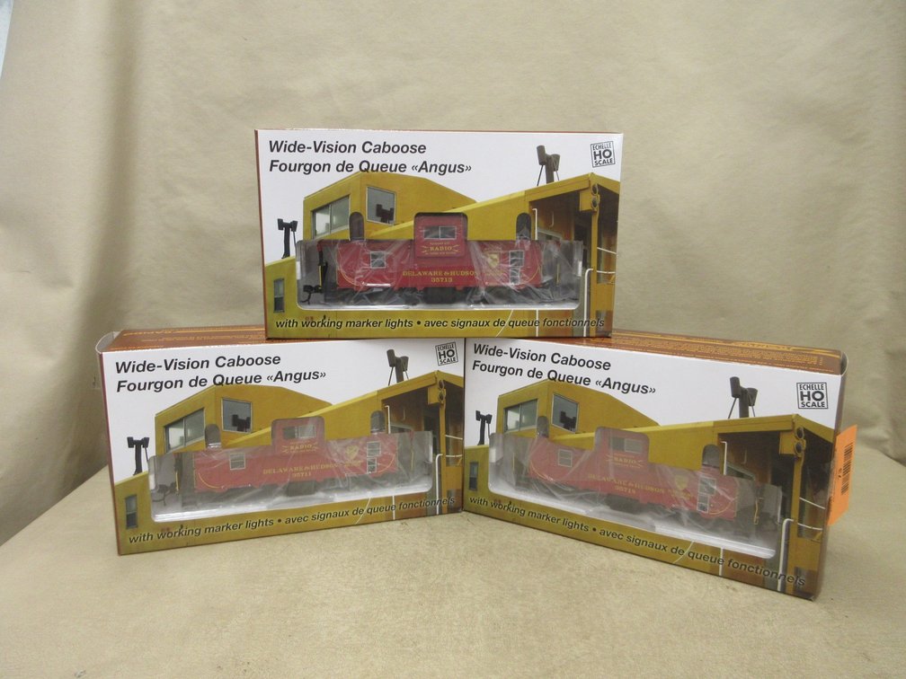 (3) Rapido HO scale Wide Vision Cabooses