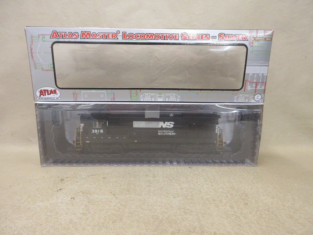 Atlas Silver HO scale U23B Norfolk Southern locomotive #3916