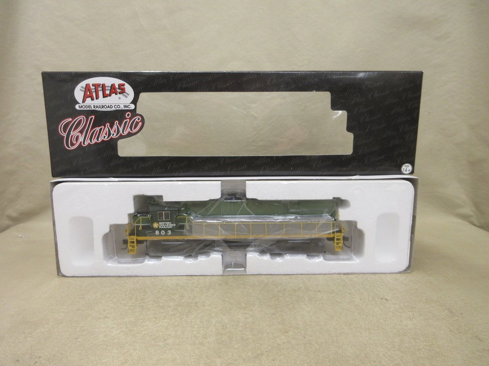 Atlas Classic HO scale locomotive C-425 British Columbia Railway #803