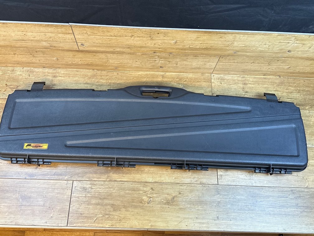 Plano protector series rifle case