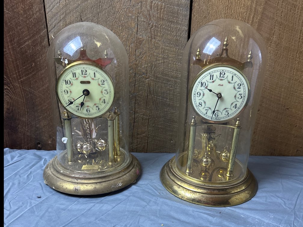 Globe clocks 