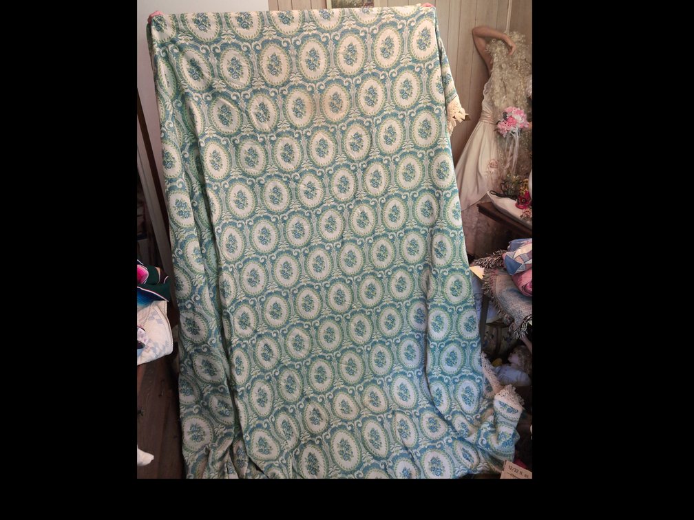 Blue and green print queen comforter with 6 curtains 