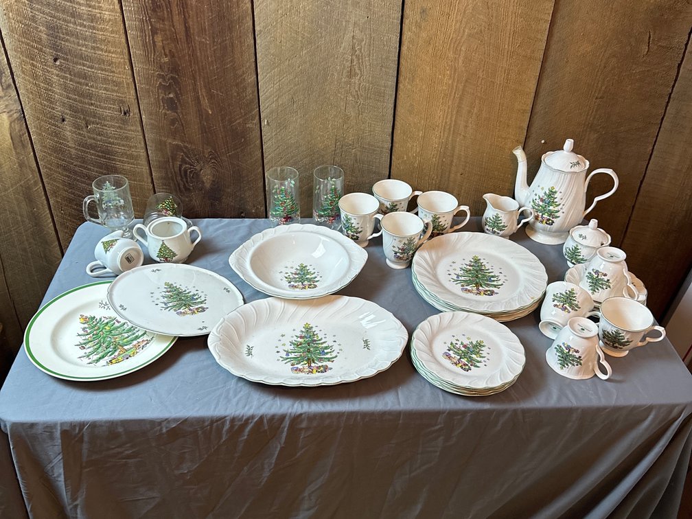 Vintage Nikko Happy Holidays Christmas Dish Set