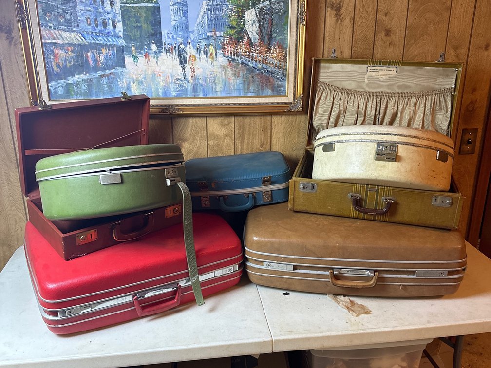 Hard suit cases 