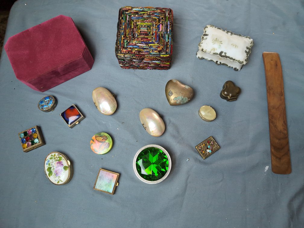 3 jewelry boxes and 13 small boxes 