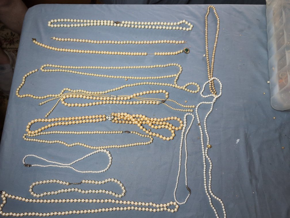 Pearl necklaces 