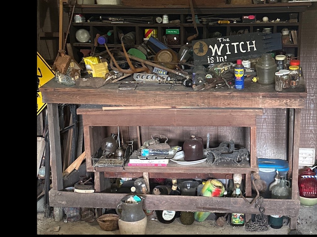 Work table and contents 