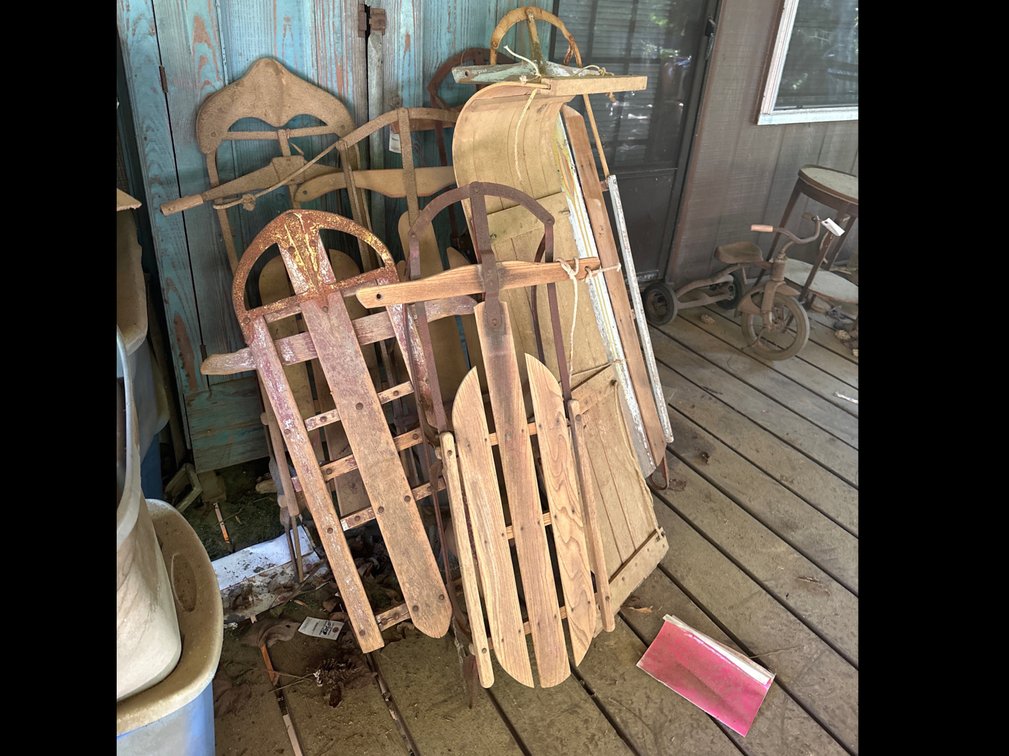 7 snow sleds 