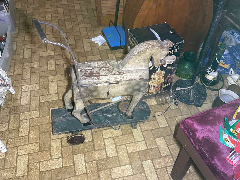 Wheeled horse 