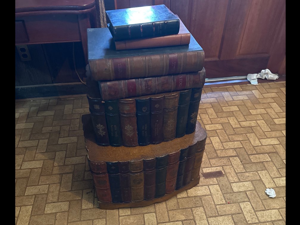 Book trunks 