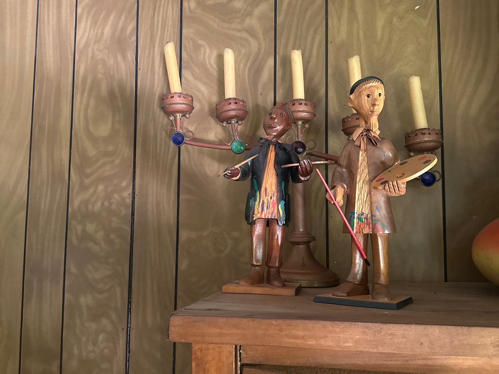 Carolers and lamp stand 