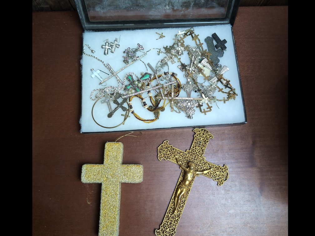 Vintage cross jewelry and cross decor 