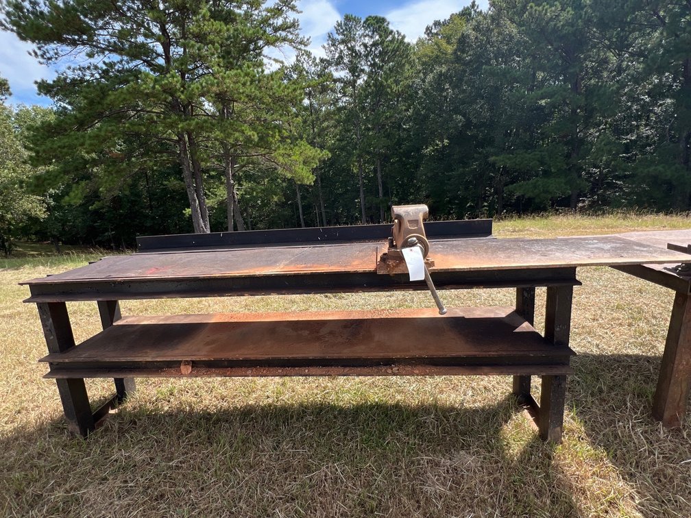9ft x 30in Metal Table w/Vise and Bottom Shelf