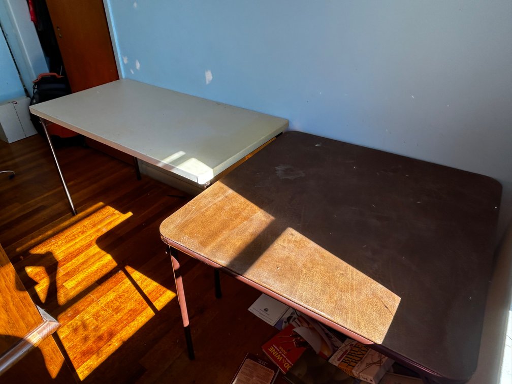 2 Folding Tables