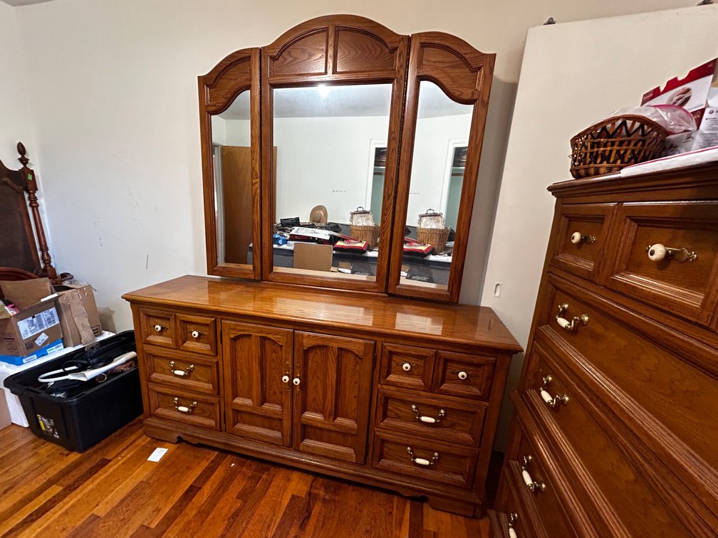Dresser w/ Mirror