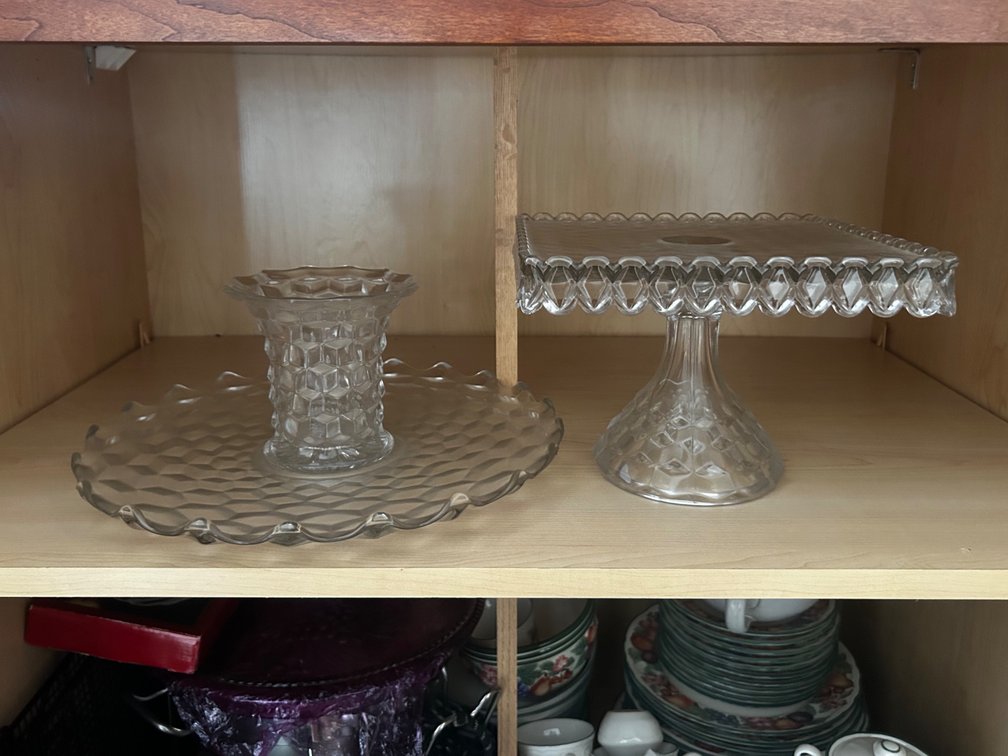 Cake stands